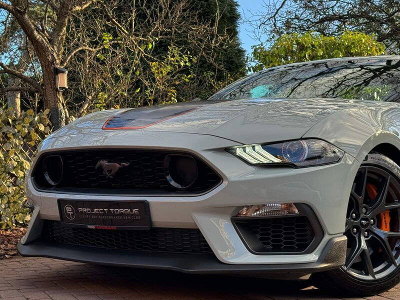 FORD MUSTANG