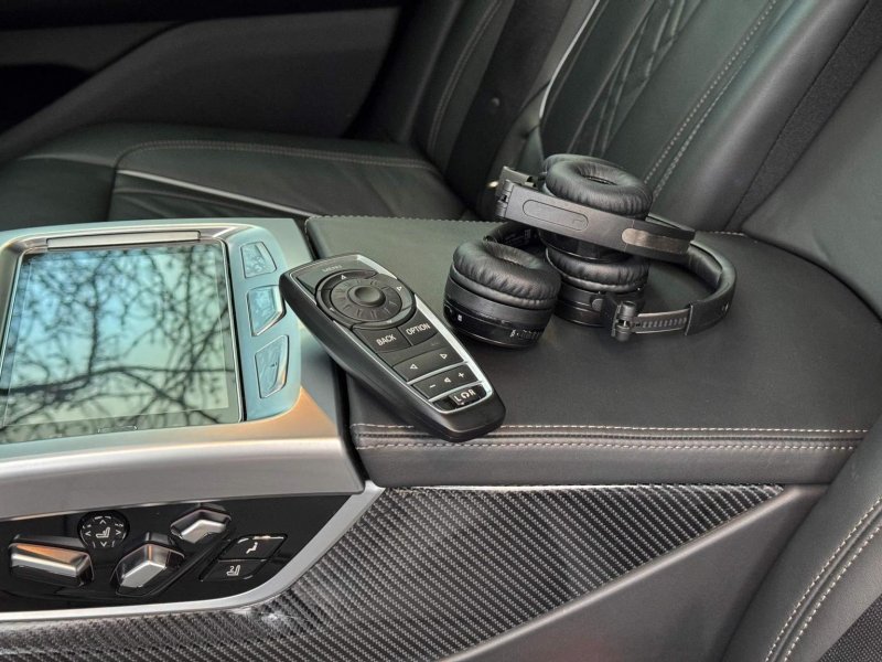 BMW 7 SERIES