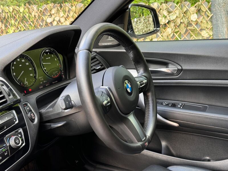 BMW 1 SERIES