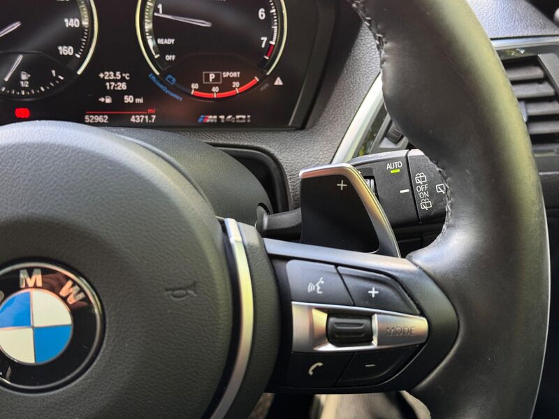 BMW 1 SERIES