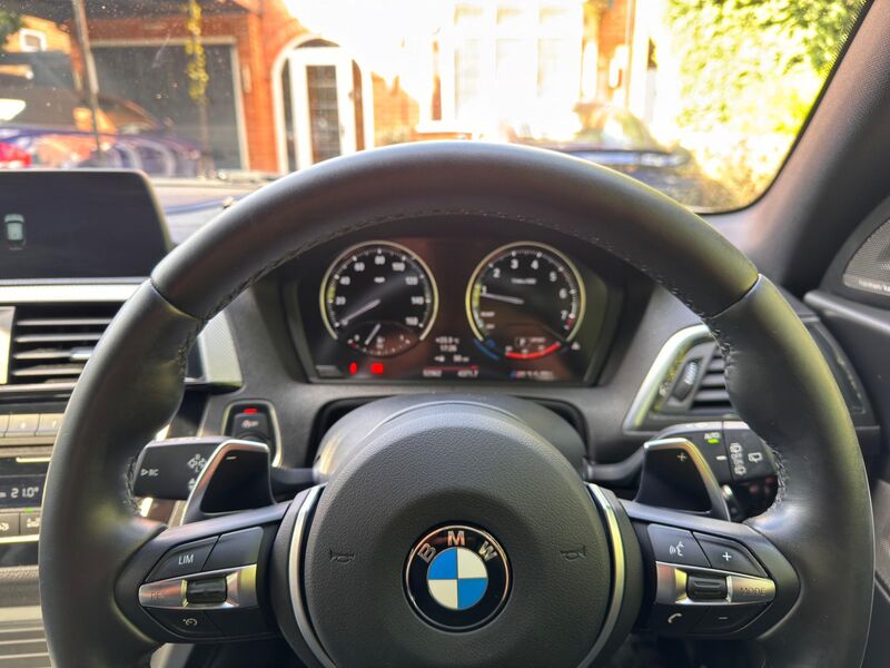 BMW 1 SERIES