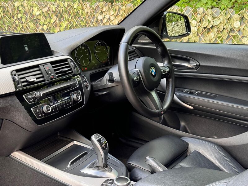 BMW 1 SERIES