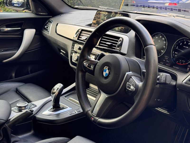 BMW 1 SERIES