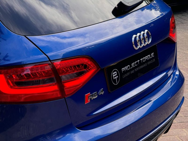 AUDI RS4