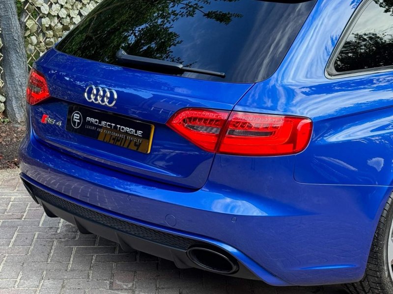 AUDI RS4