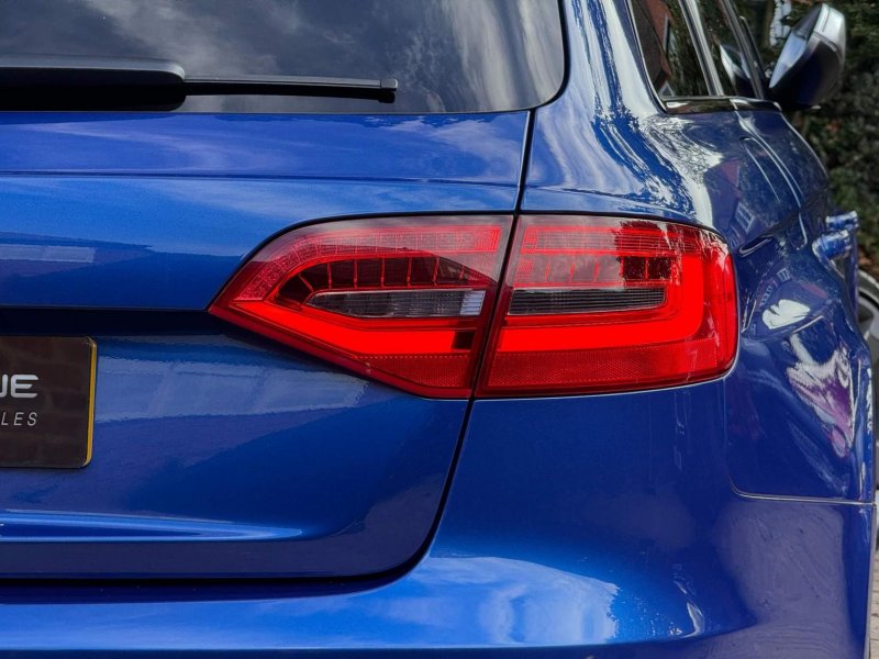 AUDI RS4