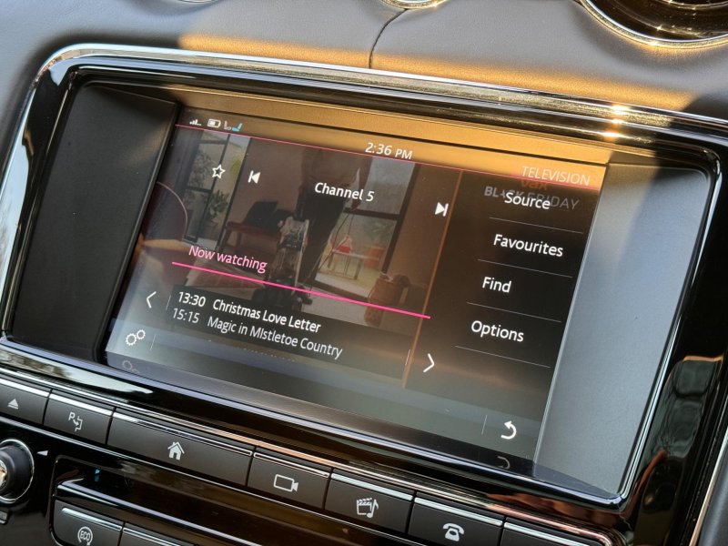 JAGUAR XJ