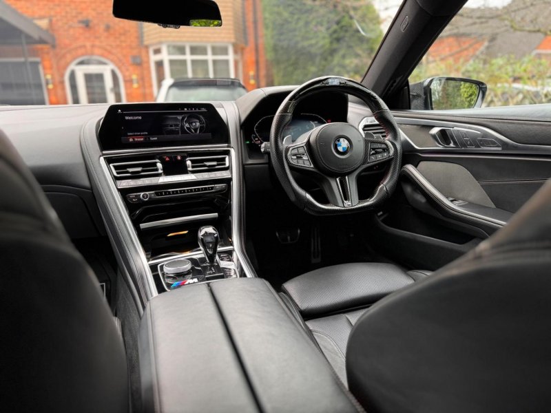 BMW 8 SERIES
