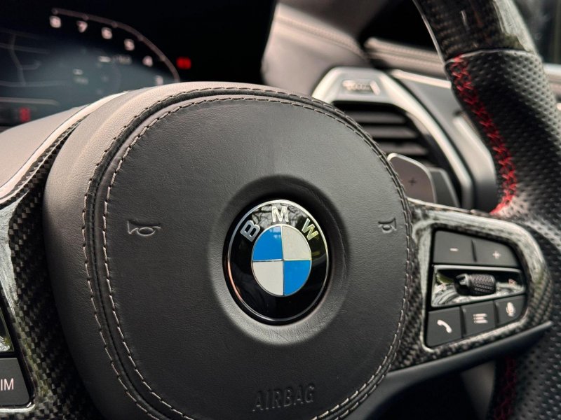 BMW 8 SERIES