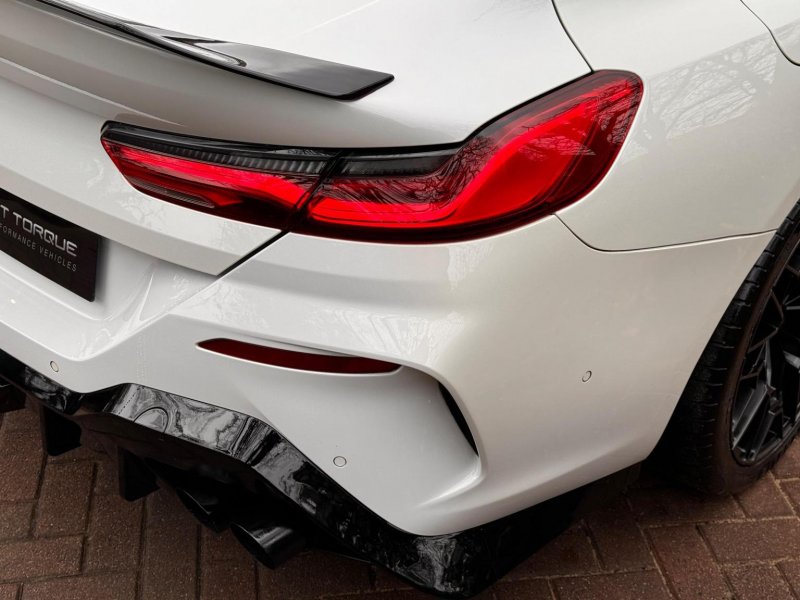 BMW 8 SERIES