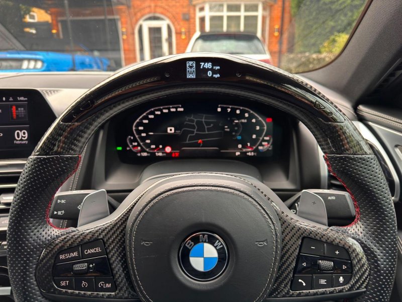 BMW 8 SERIES