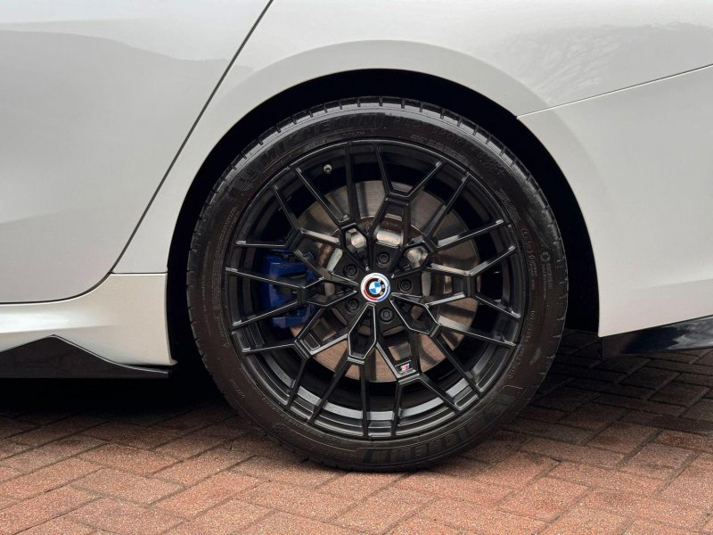 BMW 8 SERIES