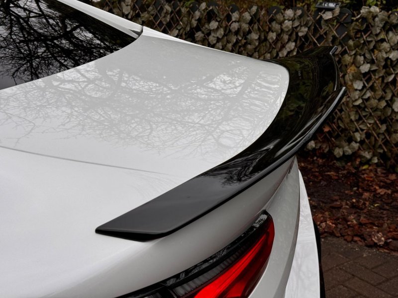BMW 8 SERIES