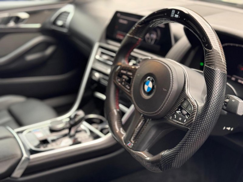 BMW 8 SERIES