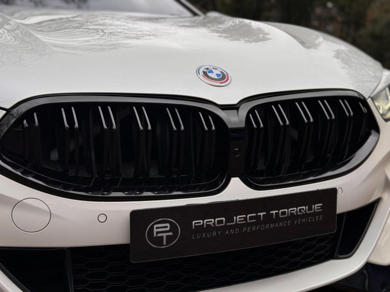 BMW 8 SERIES
