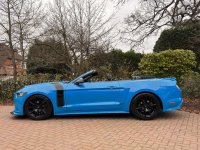 FORD MUSTANG