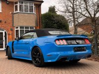 FORD MUSTANG