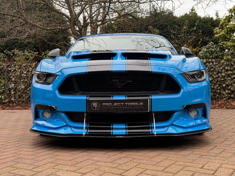 FORD MUSTANG