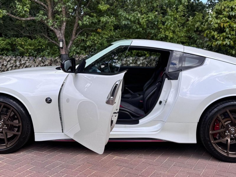NISSAN 370Z