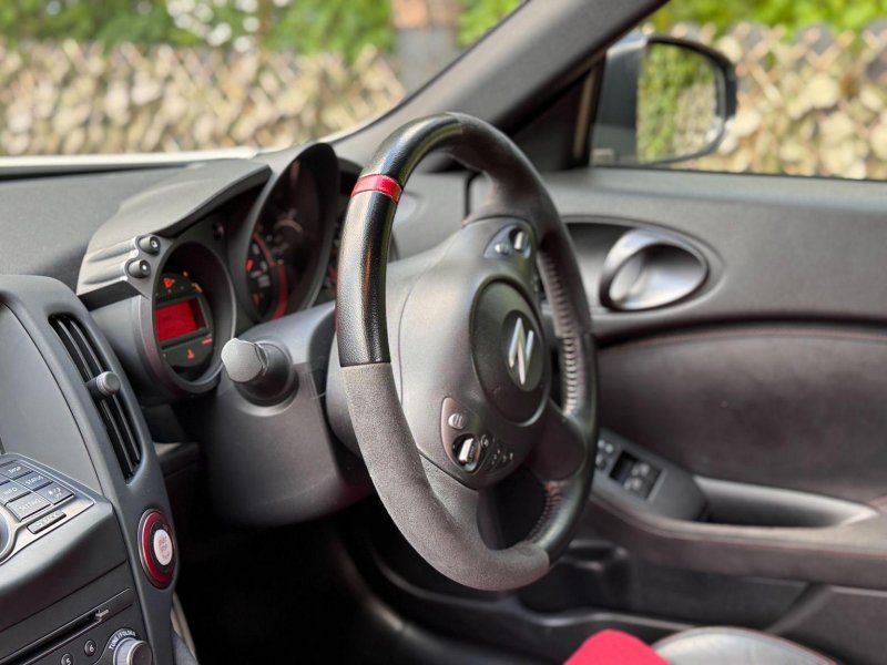NISSAN 370Z