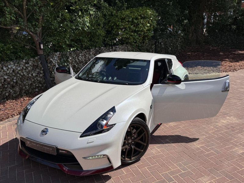 NISSAN 370Z