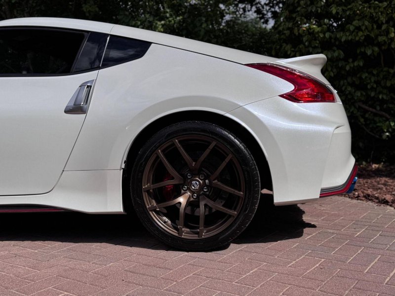 NISSAN 370Z
