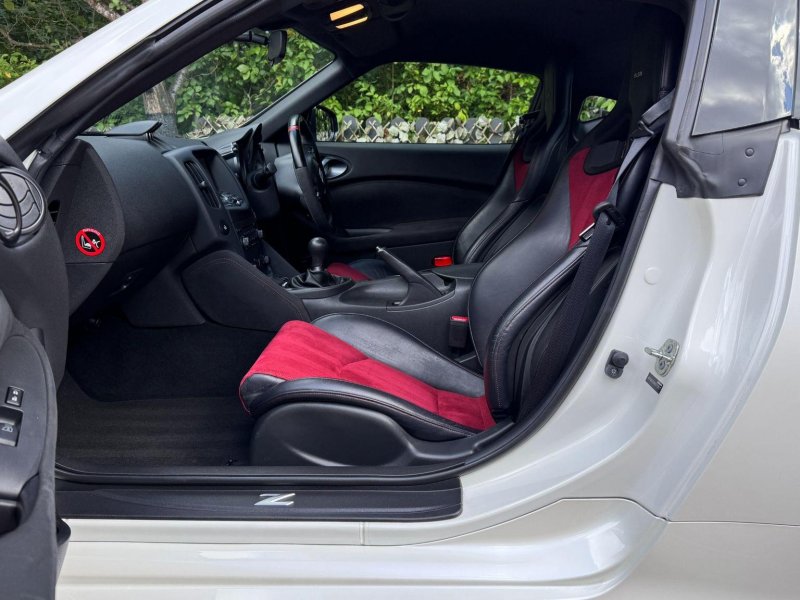 NISSAN 370Z
