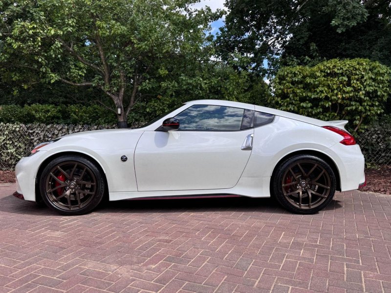 NISSAN 370Z