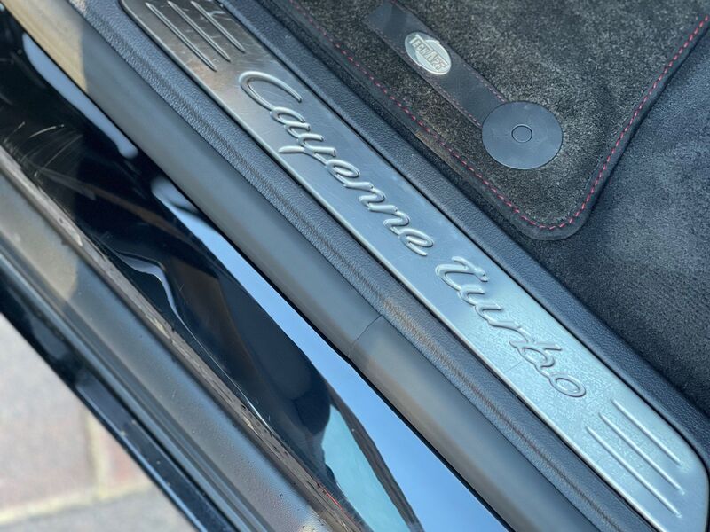 PORSCHE CAYENNE
