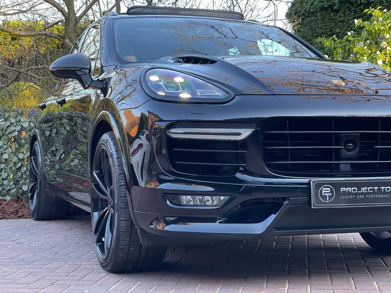 PORSCHE CAYENNE