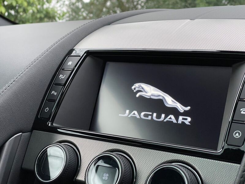 JAGUAR F-TYPE