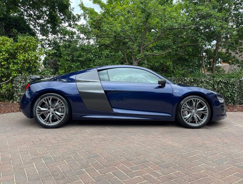 AUDI R8