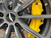 ASTON MARTIN VANTAGE