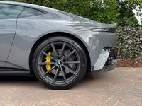 ASTON MARTIN VANTAGE