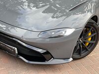 ASTON MARTIN VANTAGE