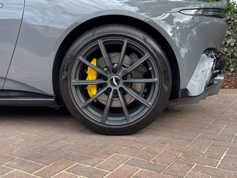 ASTON MARTIN VANTAGE