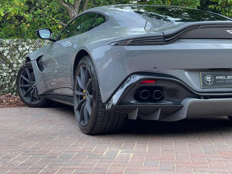 ASTON MARTIN VANTAGE