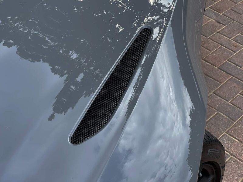 ASTON MARTIN VANTAGE