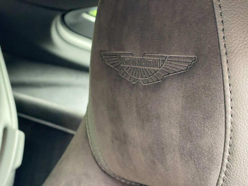 ASTON MARTIN VANTAGE