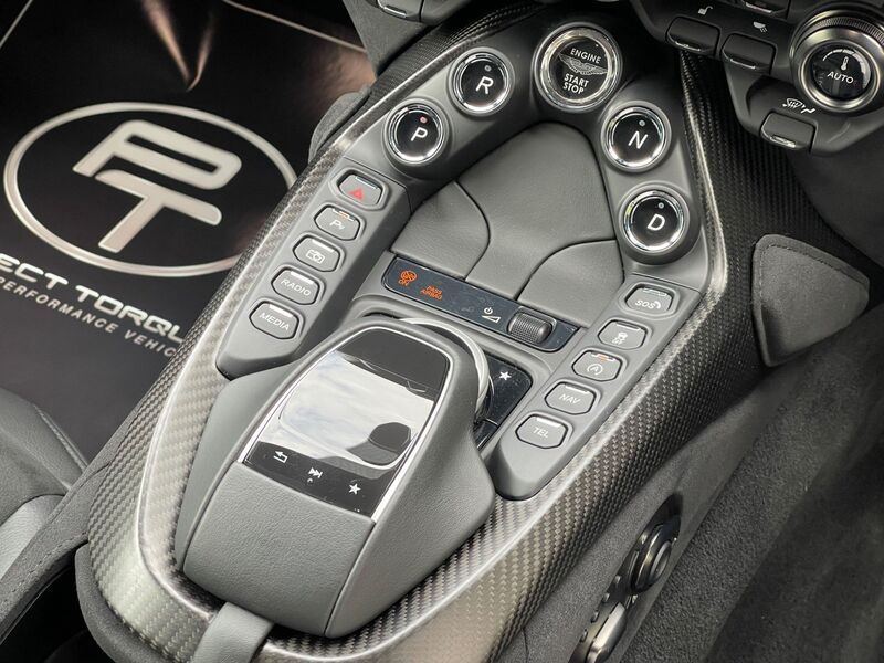 ASTON MARTIN VANTAGE