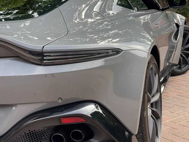 ASTON MARTIN VANTAGE
