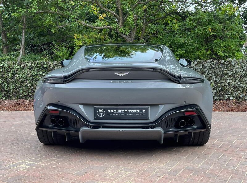 ASTON MARTIN VANTAGE