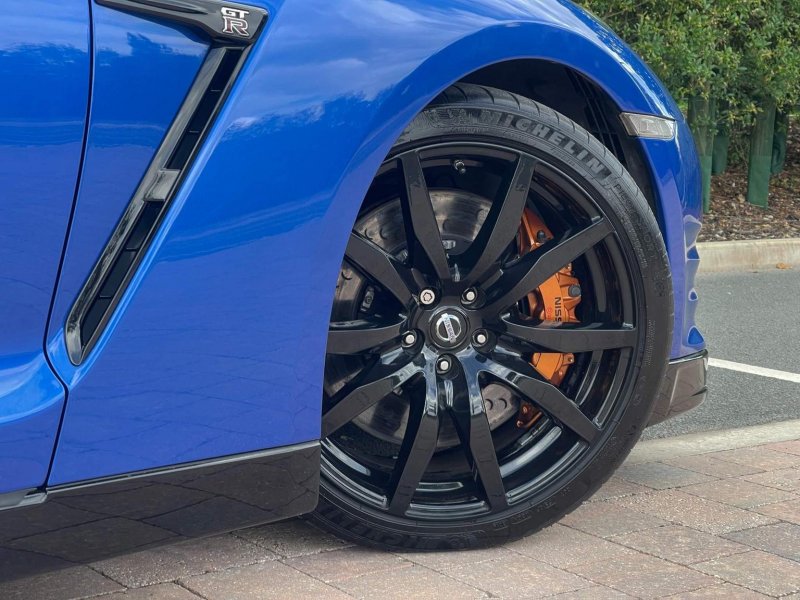 NISSAN GT-R