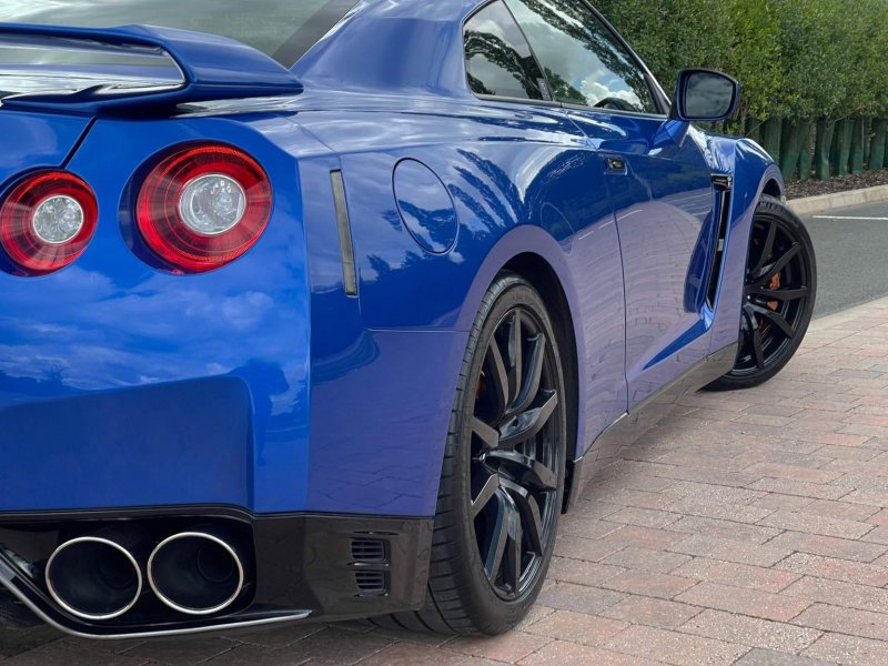 NISSAN GT-R