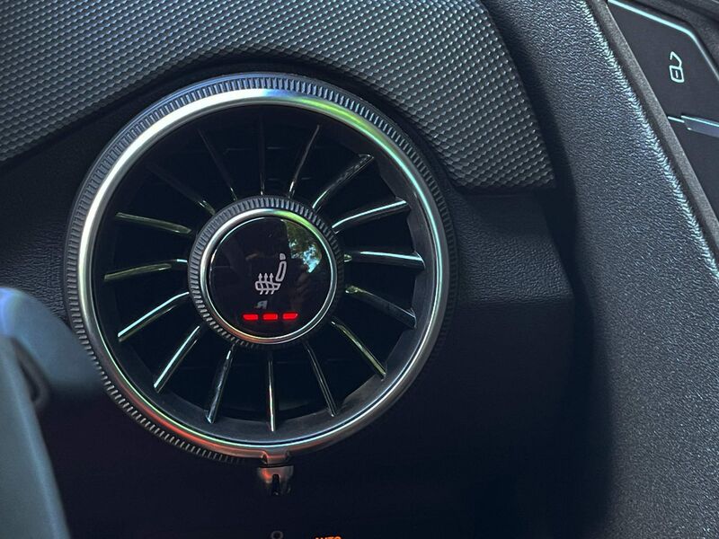 AUDI TT RS